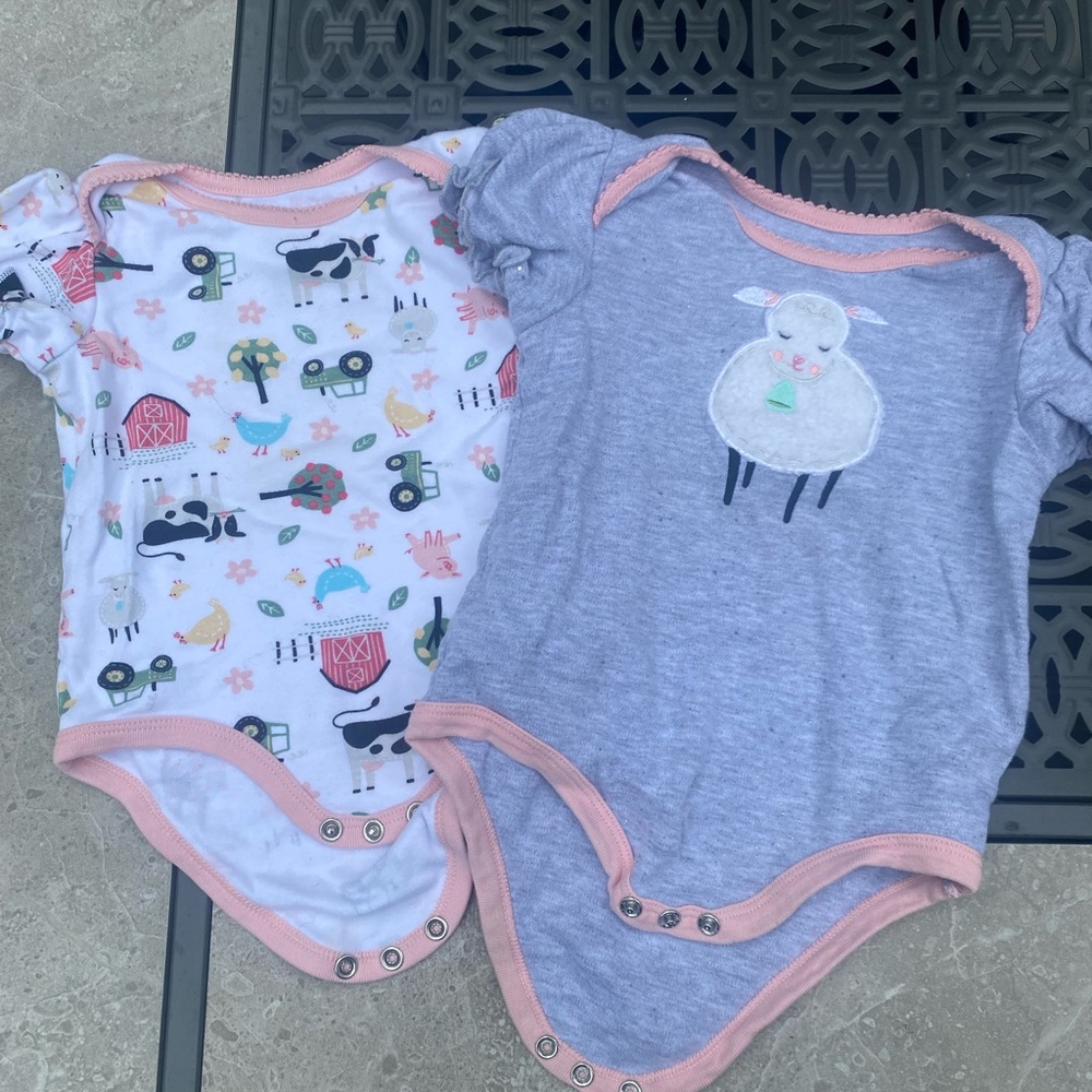 John Deere Farm Print and Lamb Bodysuit Set - White and Gray